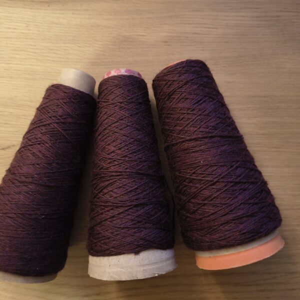 Cone ends of Jagger Spun Superwash Wool 14/4 NeK - Merlot