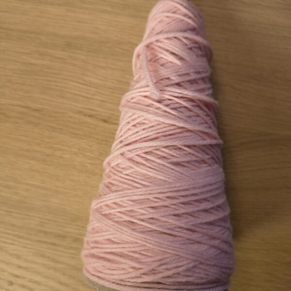 Jagger Spun Superlamb Merino 8/4 Nm - Petal Pink