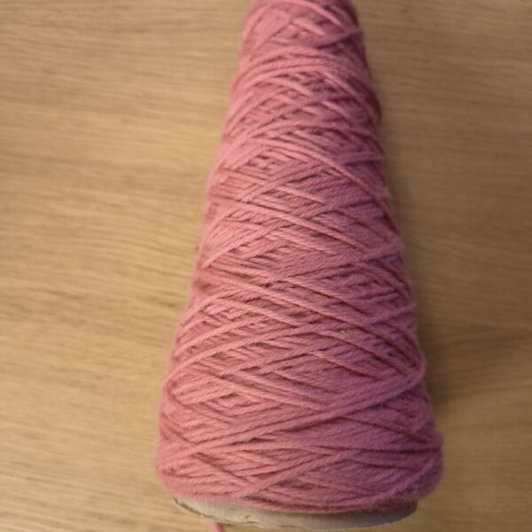 Cone end of Jagger Spun Superlamb Merino 8/4 Nm – Cassis Cone end of Jagger Spun Superlamb Merino 8/4 Nm - Cassis