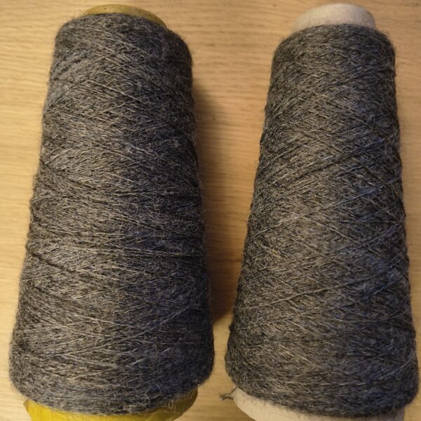 Cone ends of Jagger Spun Heather Wool 20/2 Nm - Charcoal (160g)